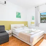 Apartment By The Sea Pisak, Omis - 18141 *